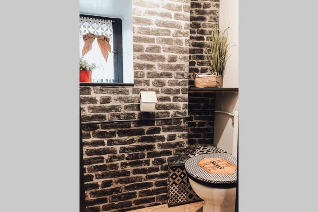 Appartement Romantique Parisien, Baignoire Retro Au Pied Du Lit Boulogne-sur-Mer Eksteriør billede